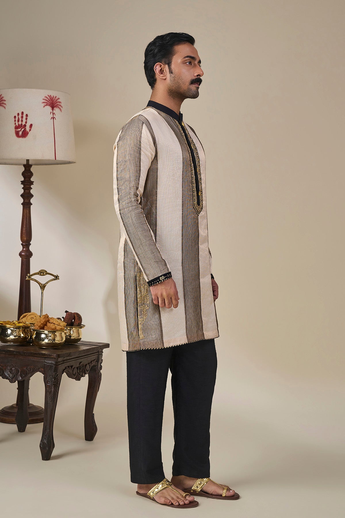 Palm Pillar Black & White Kurta