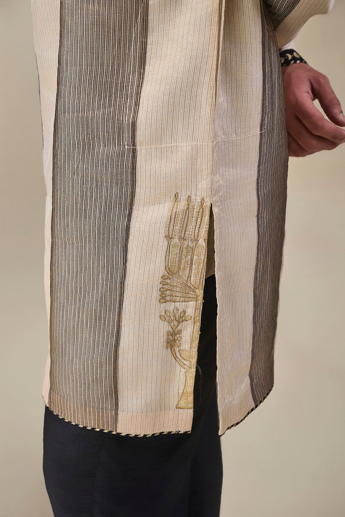 Palm Pillar Black & White Kurta