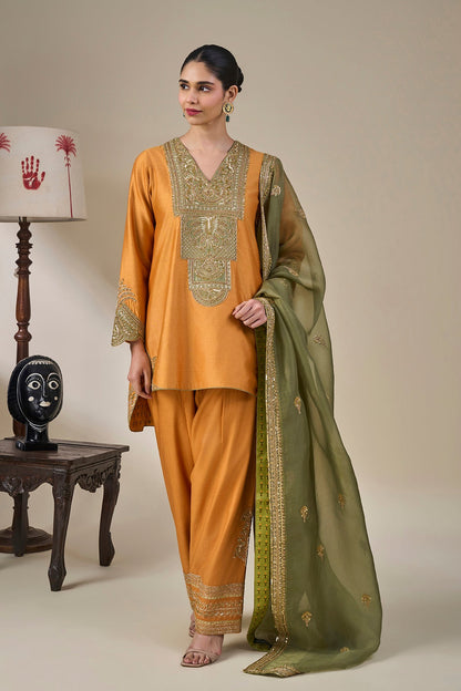 'Dil Dhoop Chaav' Kurta Set