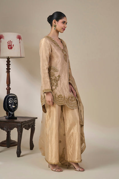 'Kaju Katli Kahaani' Kurta Set