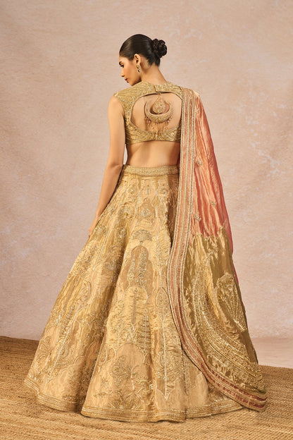 The 'Fasl E Gul' Lehenga