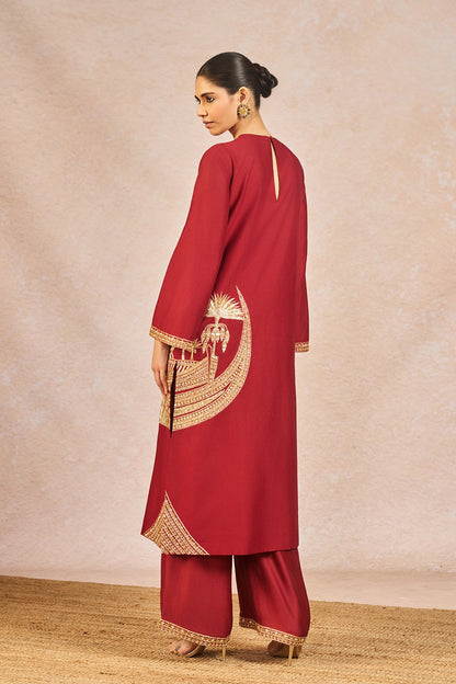 'Laal Chaand Kinara' Set