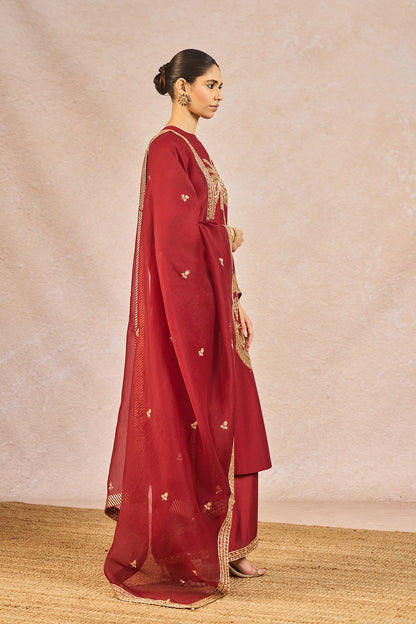 'Laal Chaand Kinara' Set