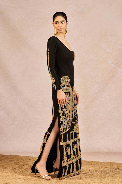 'Aankhon Ka Paigam' Gown