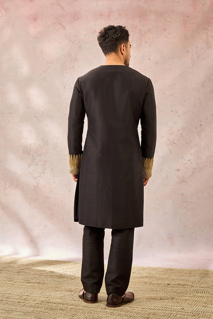 The Kala Khatta Long Bandi Set