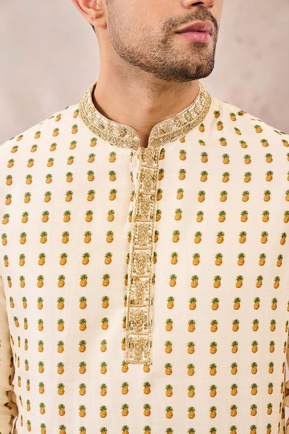 Kalakand Kurta