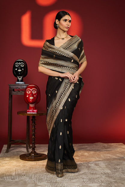 Black Haath Phool Saree