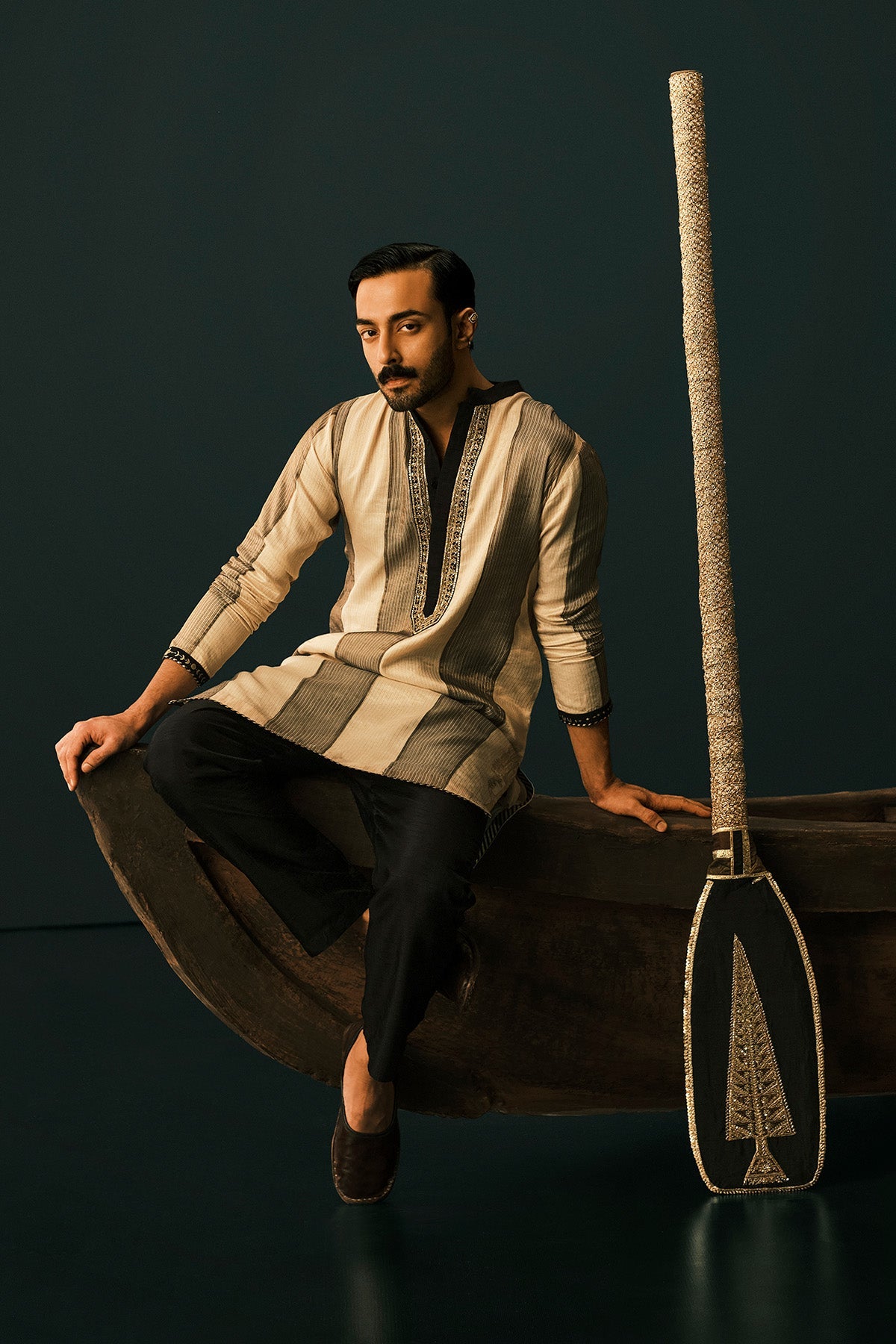 Palm Pillar Black & White Kurta