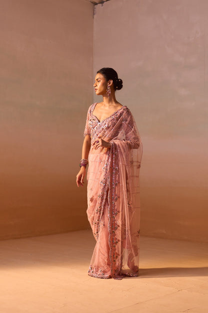 Amna Sharif In ROSE PINK SAREE