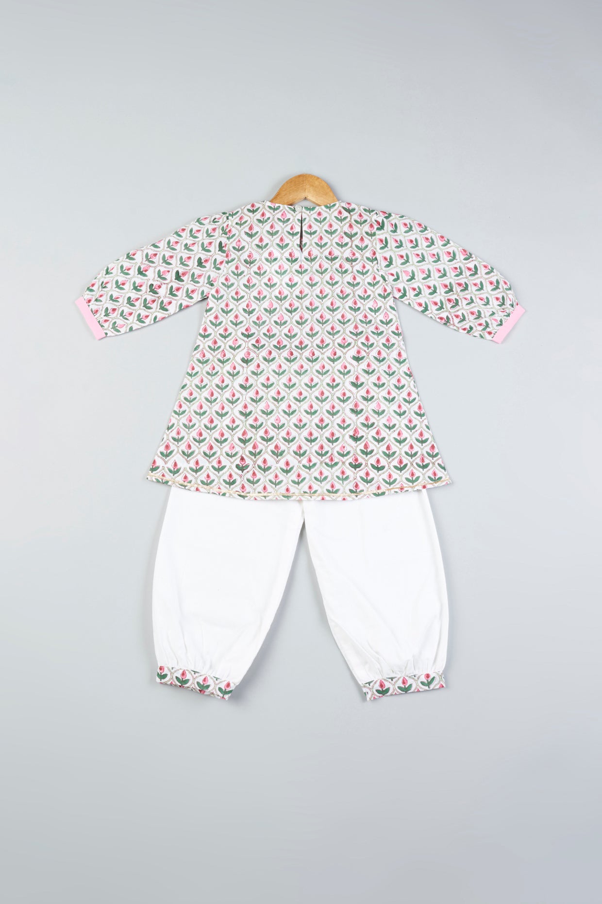 White Printed Kurta Set For Girls by Pankhuri by Priyanka - Kids at Pernia's Pop Up Shop