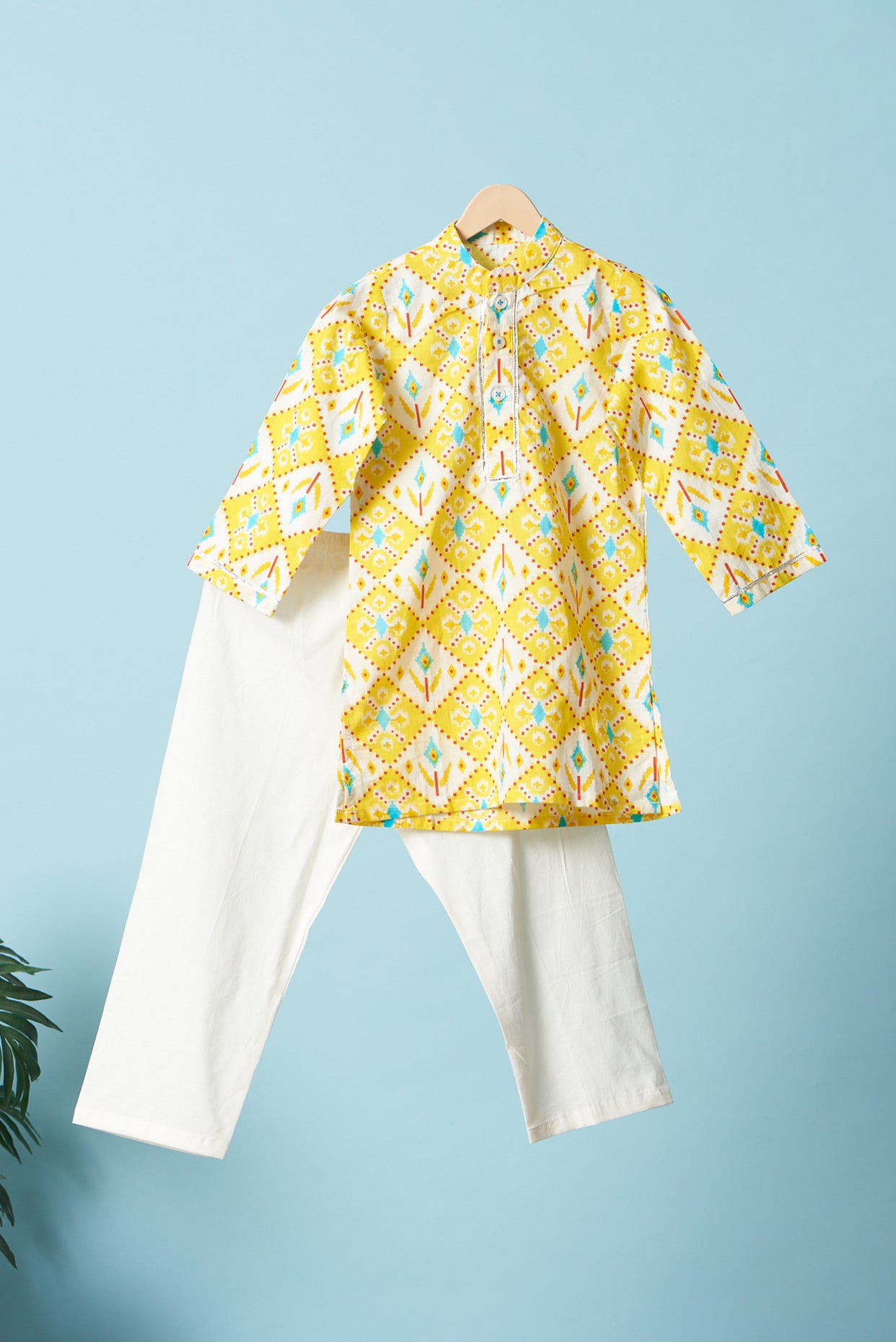 Yellow Printed Kurta Set For Boys by Pankhuri by Priyanka - Kids at Pernia's Pop Up Shop