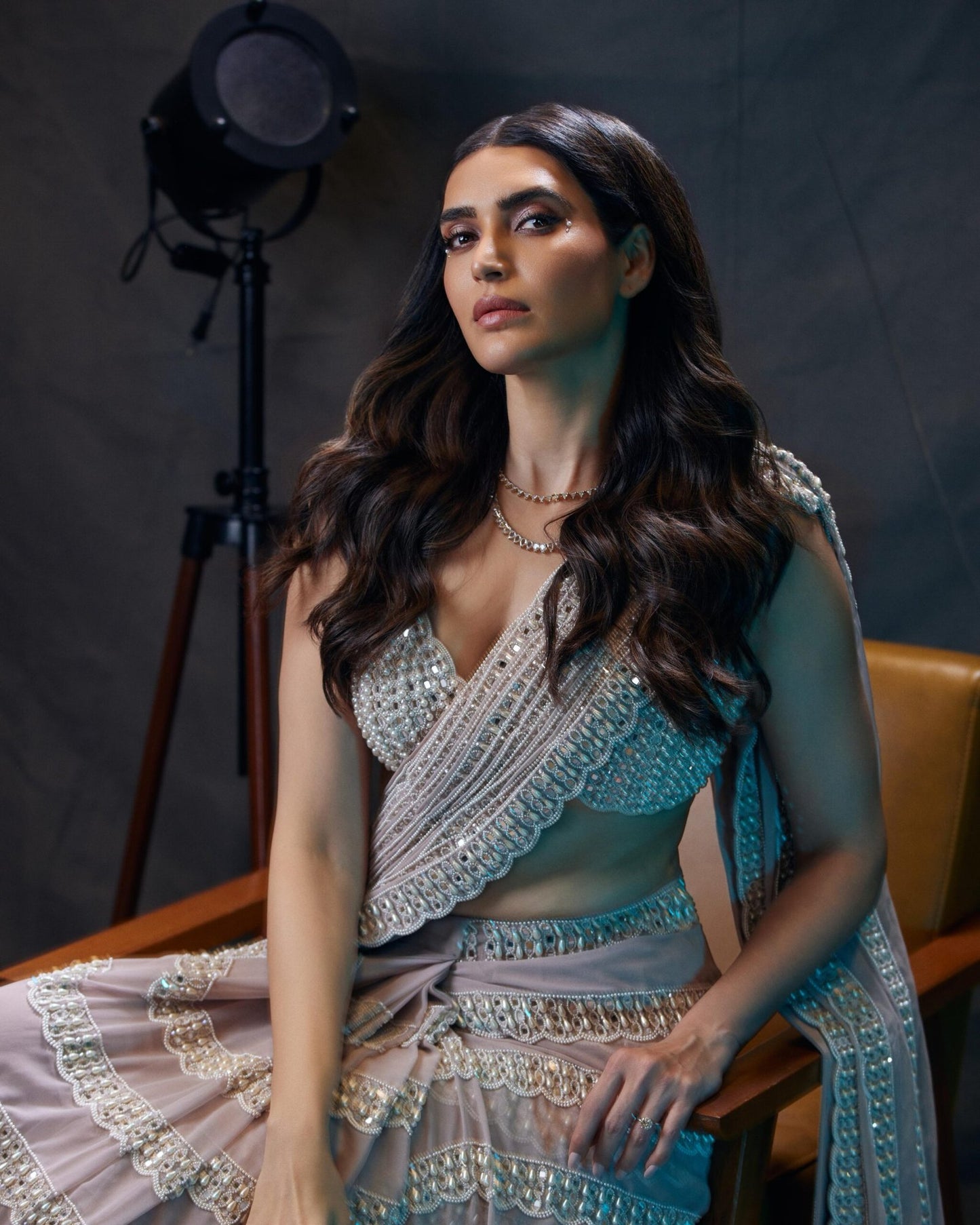 KARISHMA TANNA In Ash Pink Chandelier Pearl Drop Saree Set
