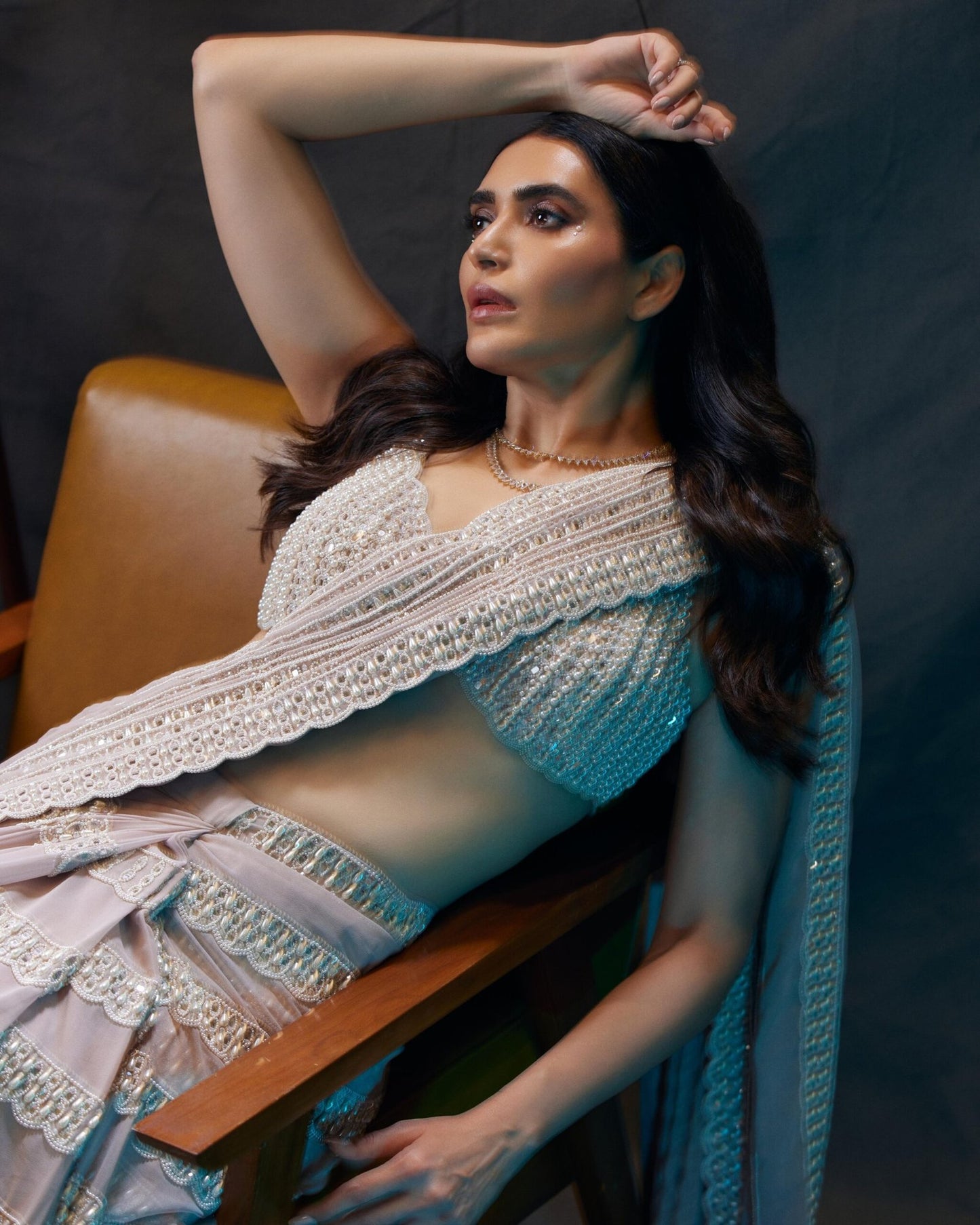 KARISHMA TANNA In Ash Pink Chandelier Pearl Drop Saree Set