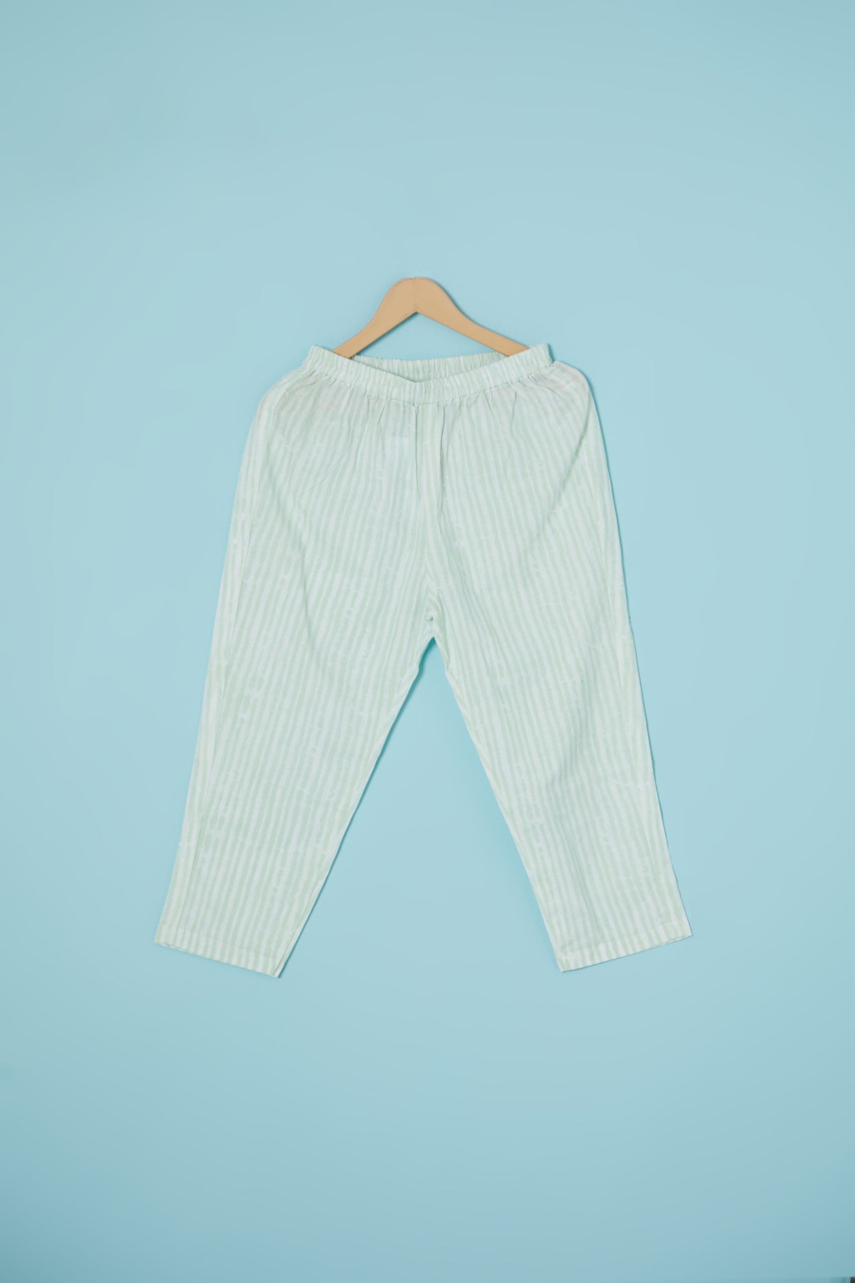 Green Cambric Cotton Printed Kurta Set For Girls by Pankhuri by Priyanka - Kids at Pernia's Pop Up Shop