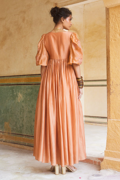 BETH DRESS – PEACH