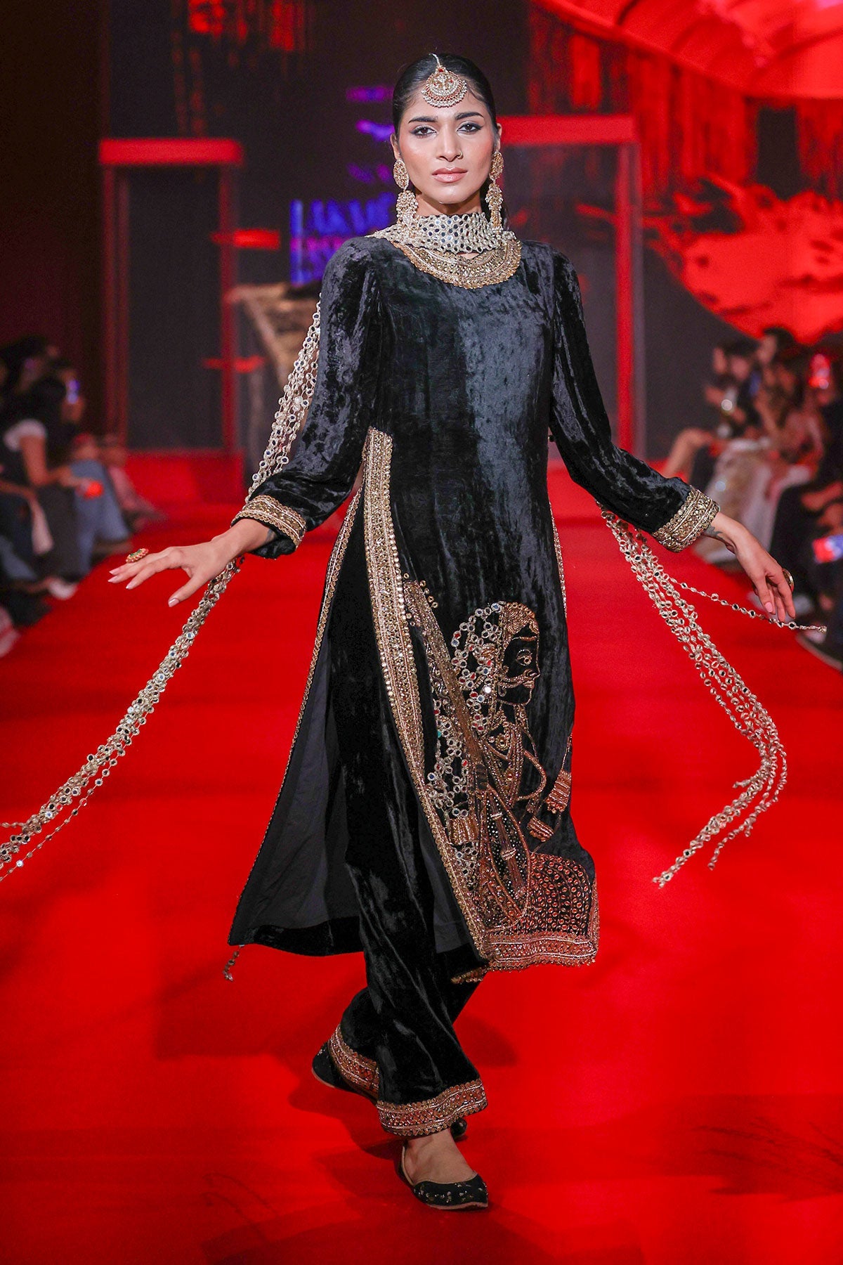 Maharani Suit