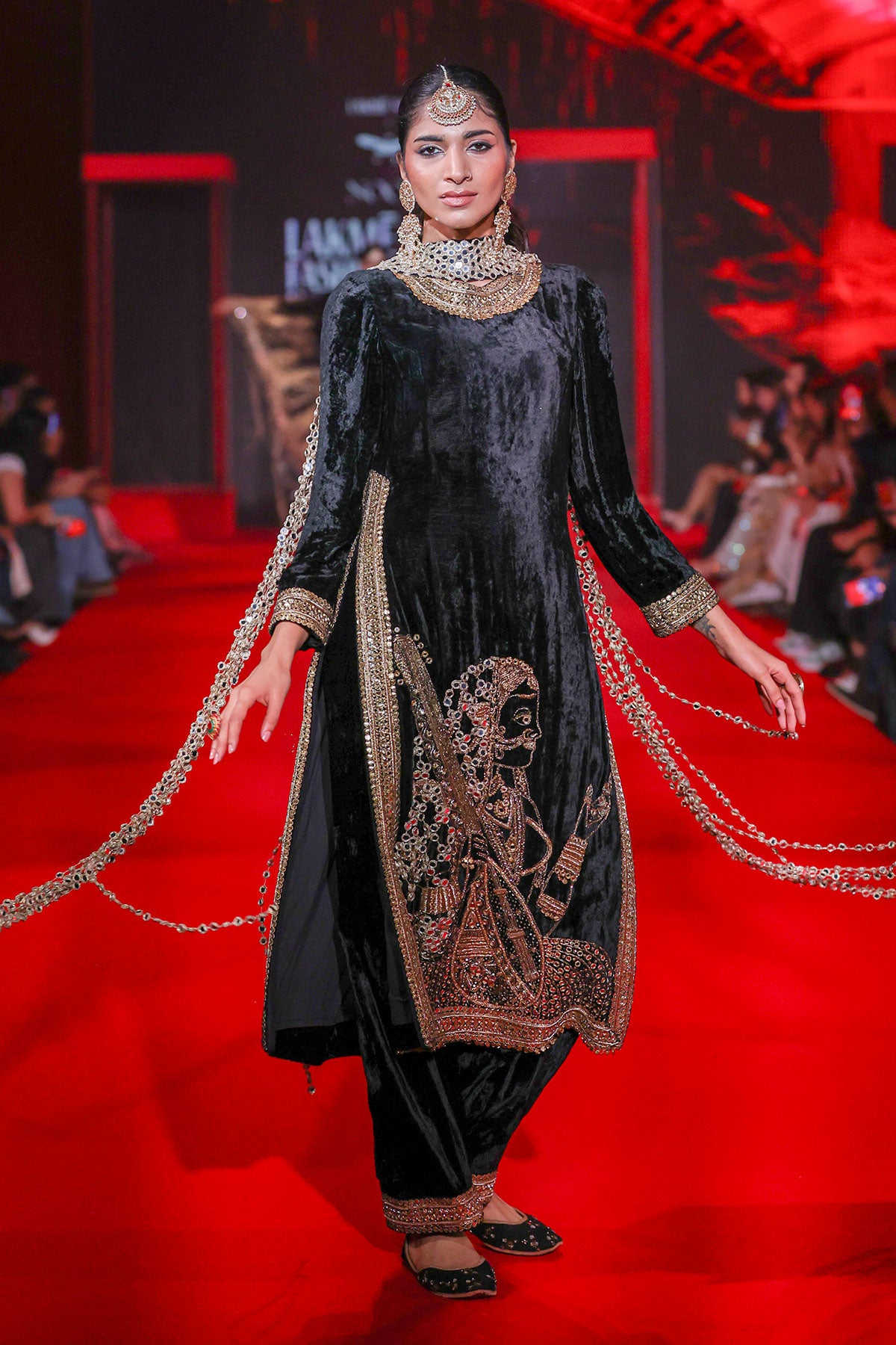 Maharani Suit