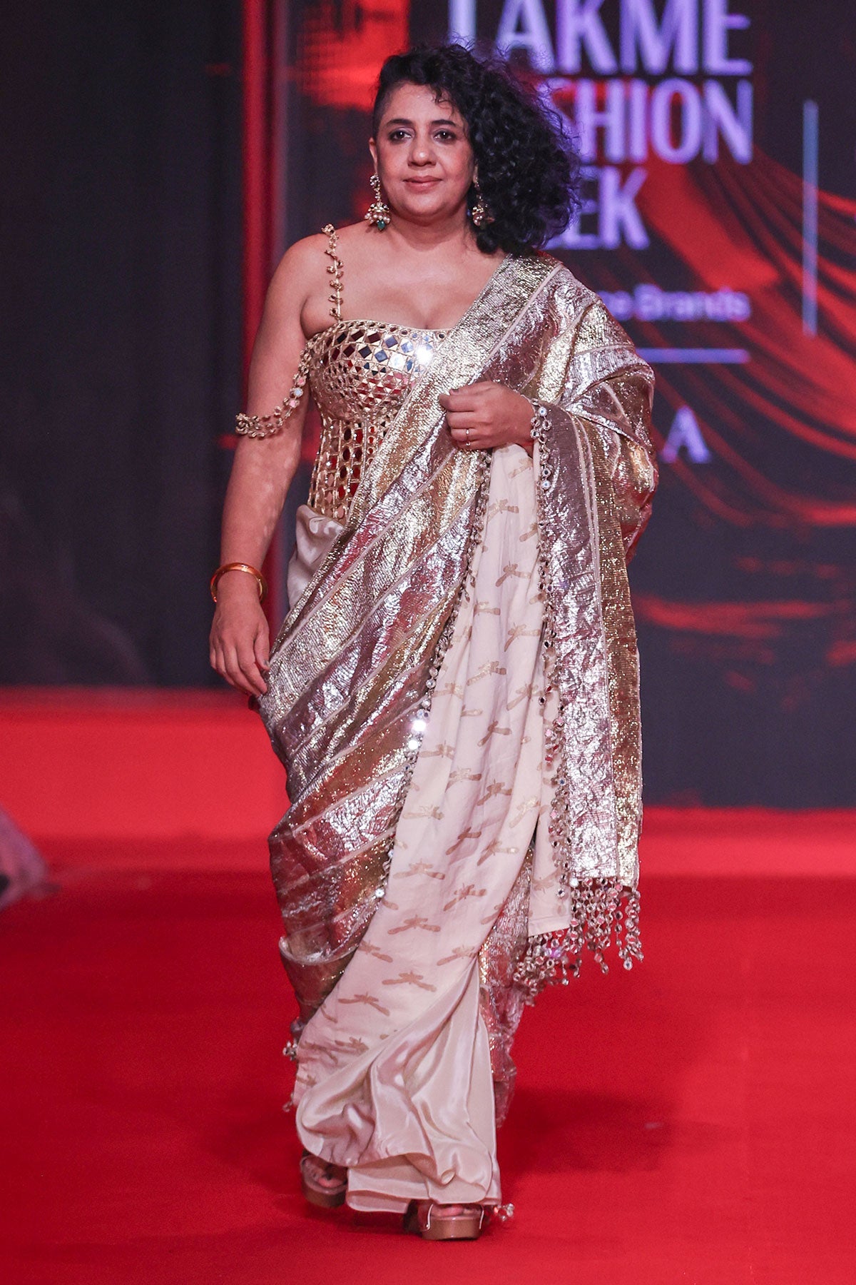 Tarakini Saree Set