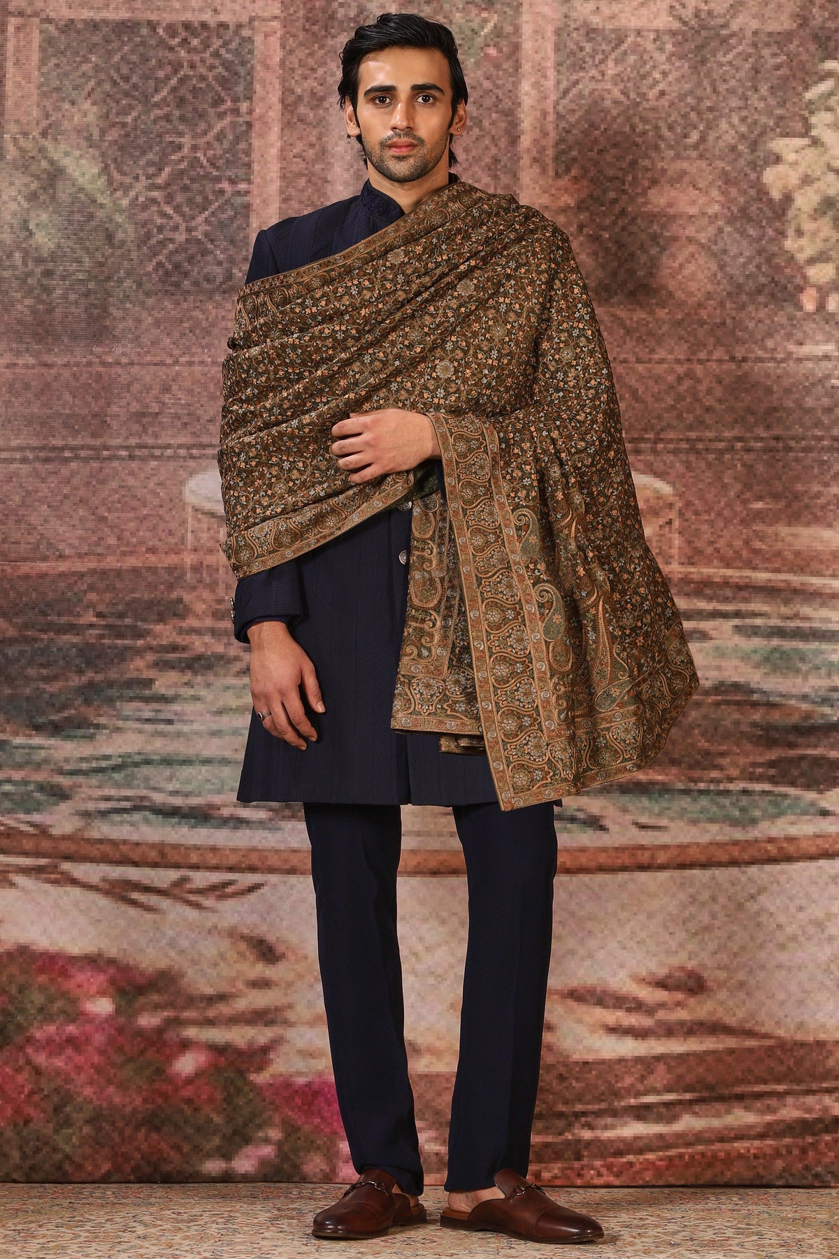 Antique Gold Silk Embroidered Stole