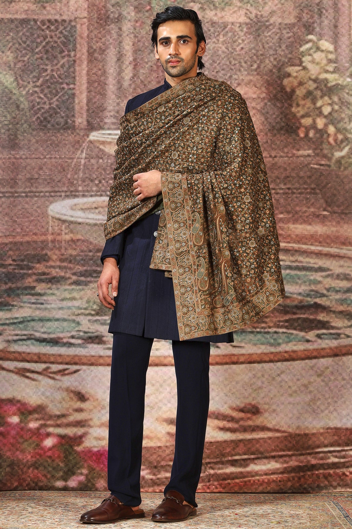 Antique Gold Silk Embroidered Stole