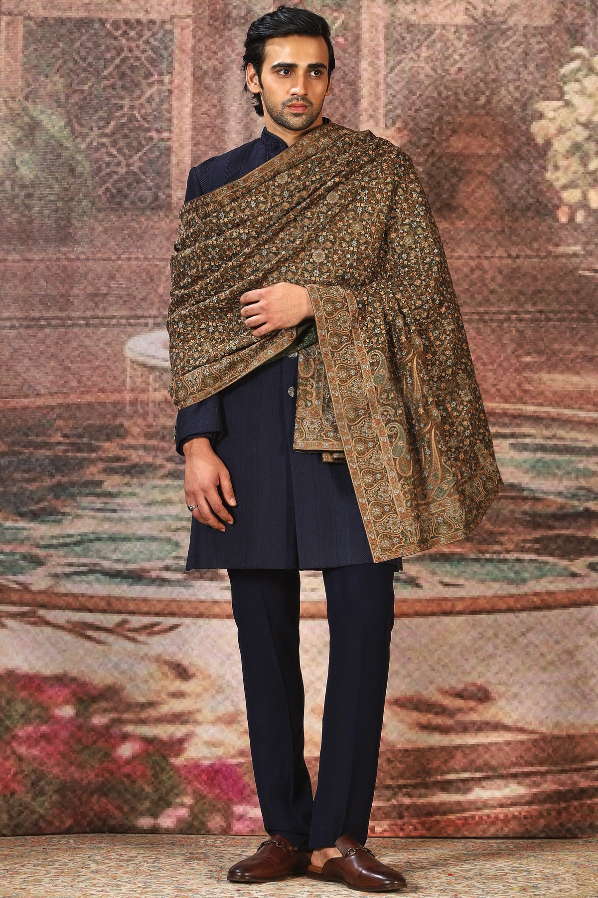Antique Gold Silk Embroidered Stole