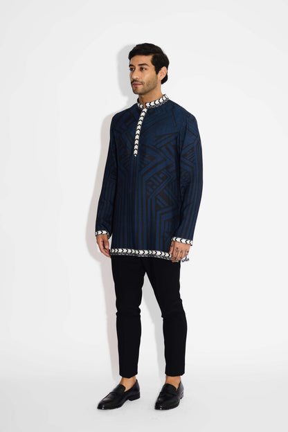 Noir stride short kurta