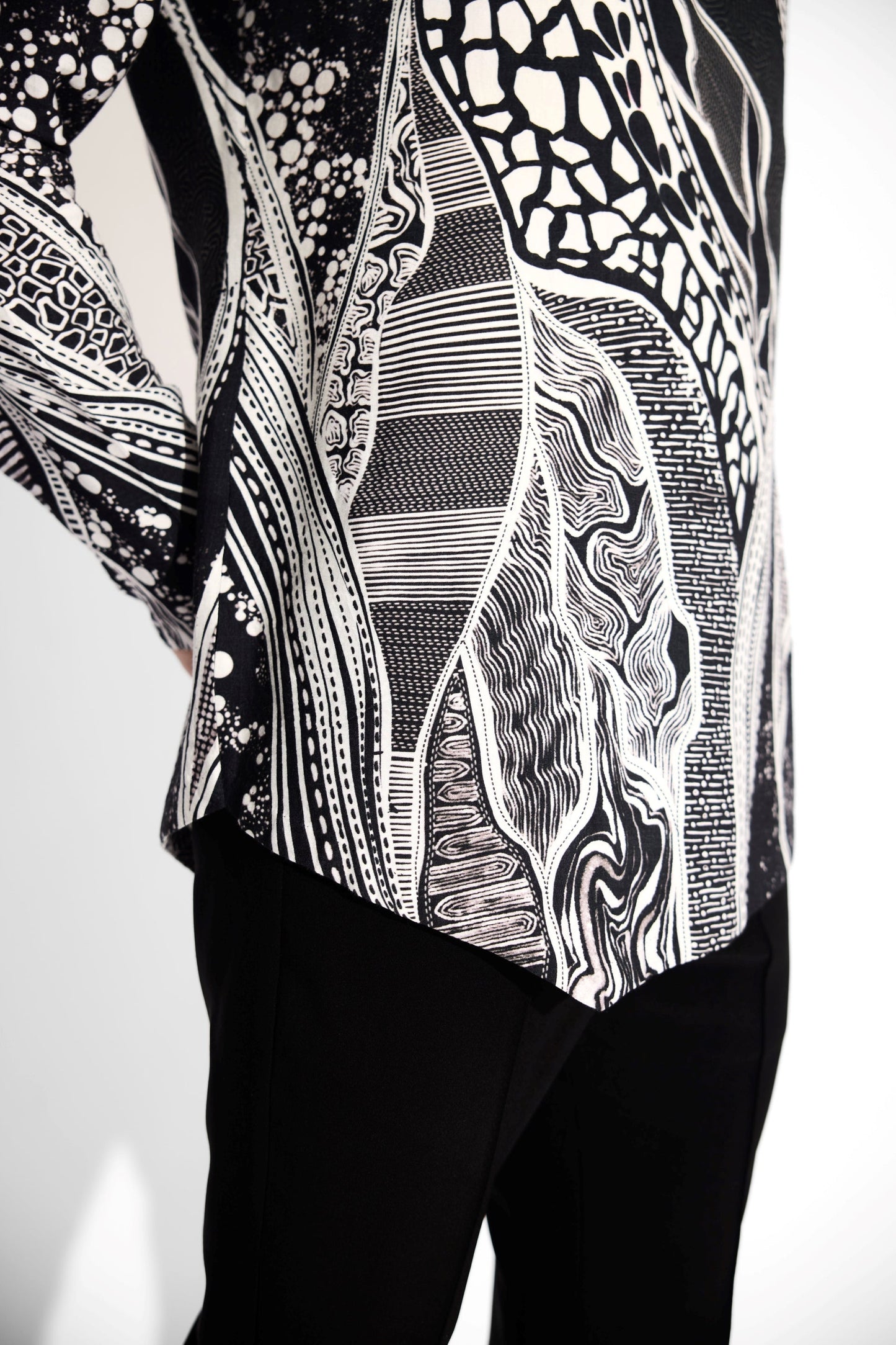 MORPH DRIFT Black Short Kurta