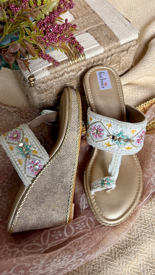 WHITE VELVET KOLHAPURI