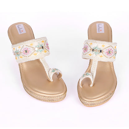 WHITE VELVET KOLHAPURI