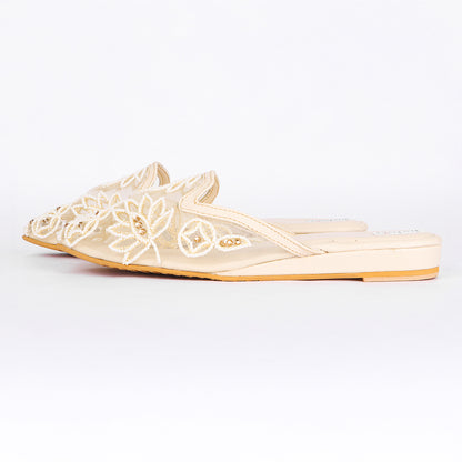 WHITE LOTUS JUTTIS