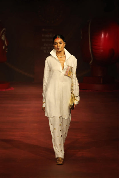 ‘Lounging Loud’ Kurta Set