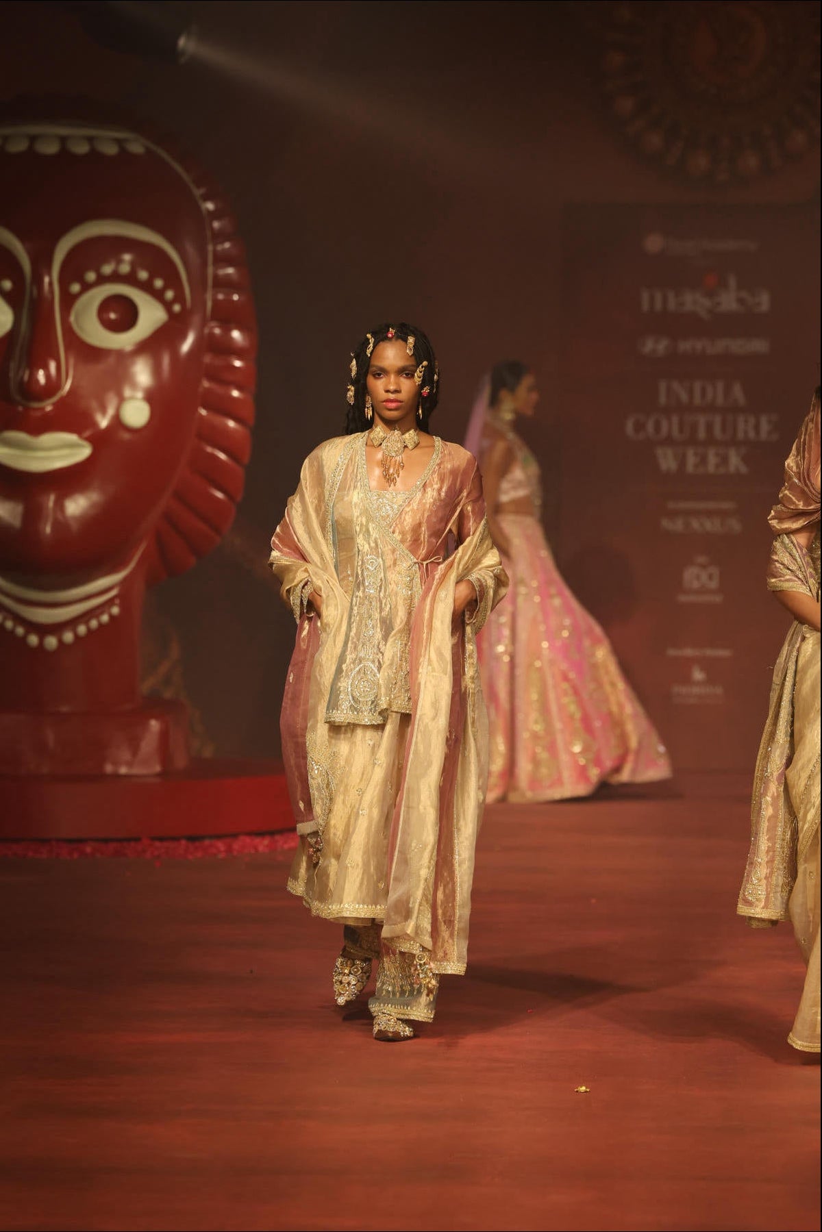 ‘Gulbahaar’ Set