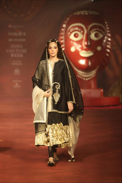 ‘Ek Tu’ Kurta Set