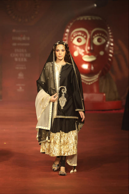 ‘Ek Tu’ Kurta Set