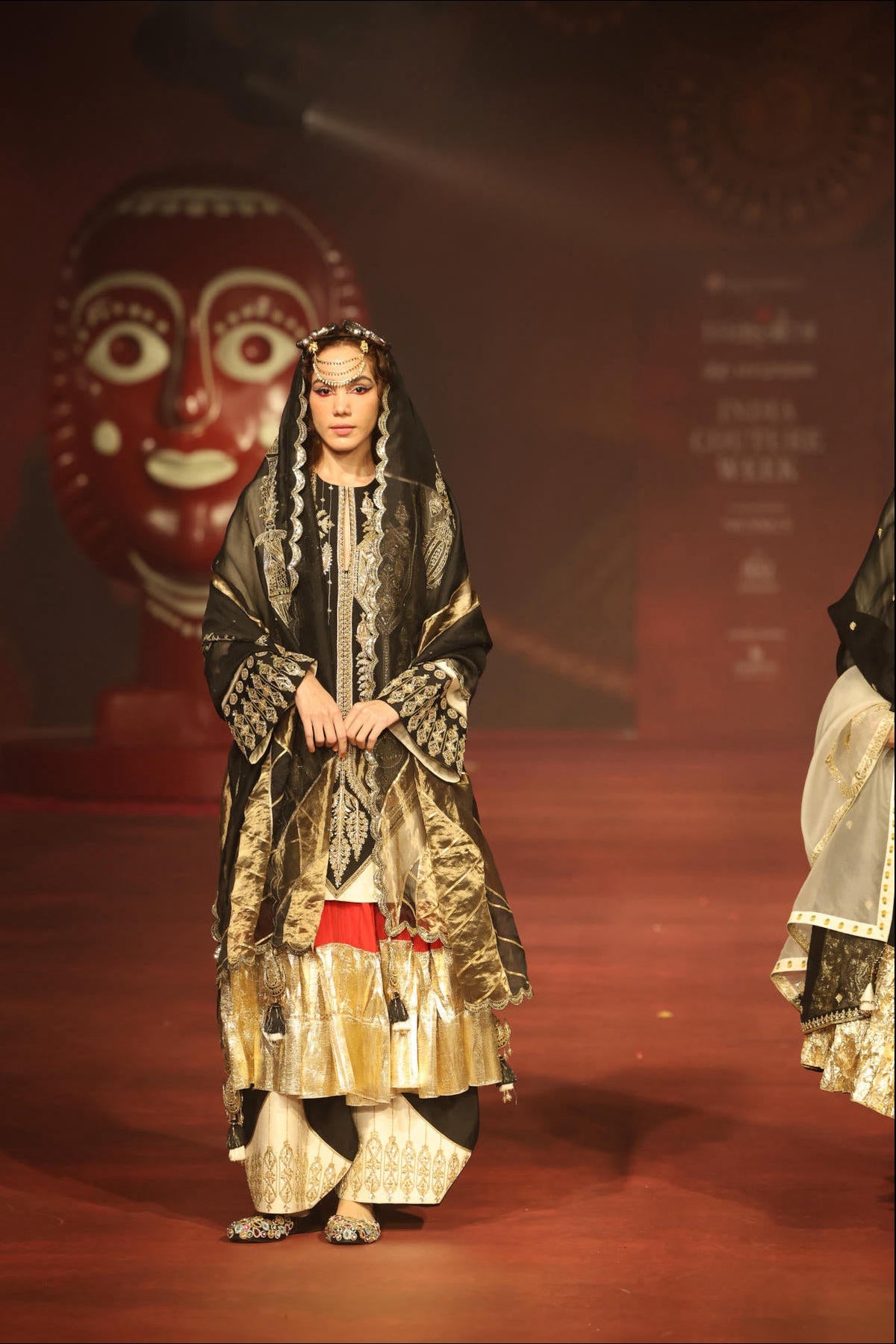 ‘Ek Main’ Kurta Set