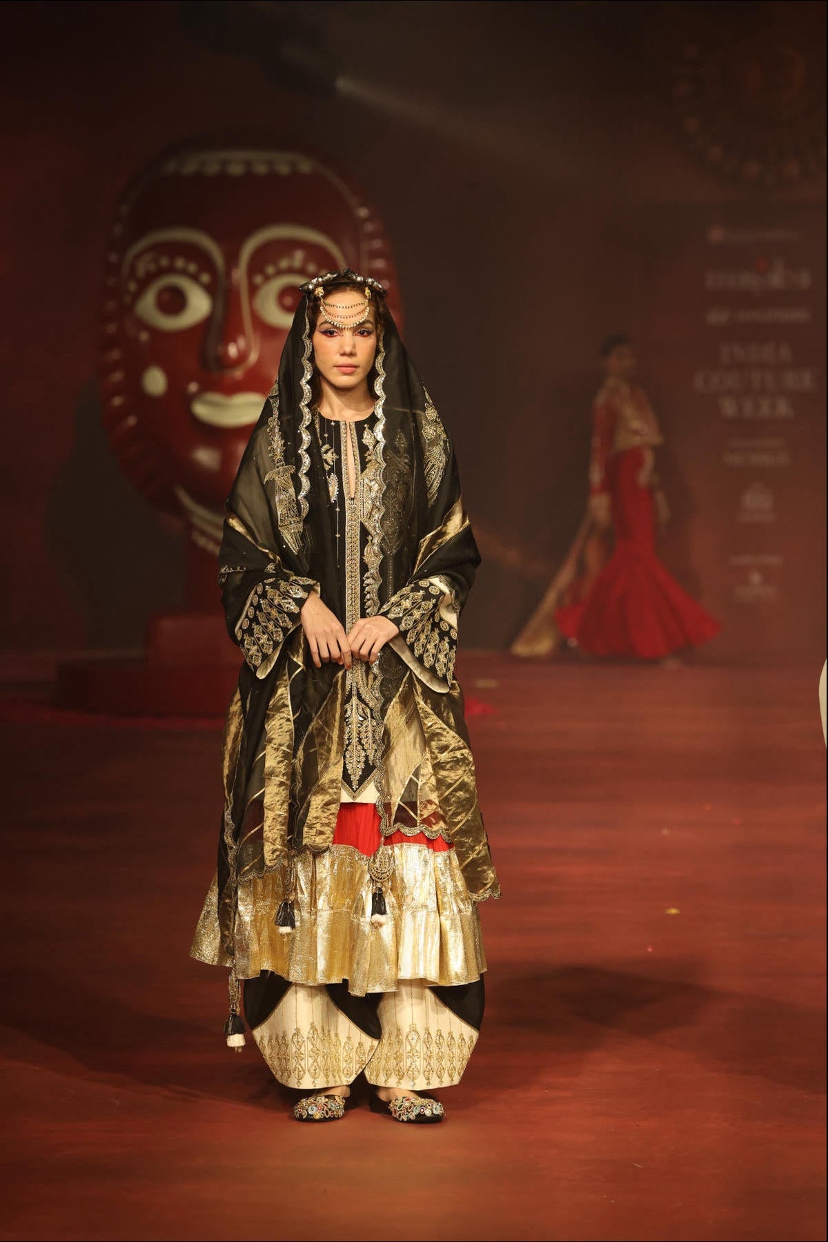 ‘Ek Main’ Kurta Set