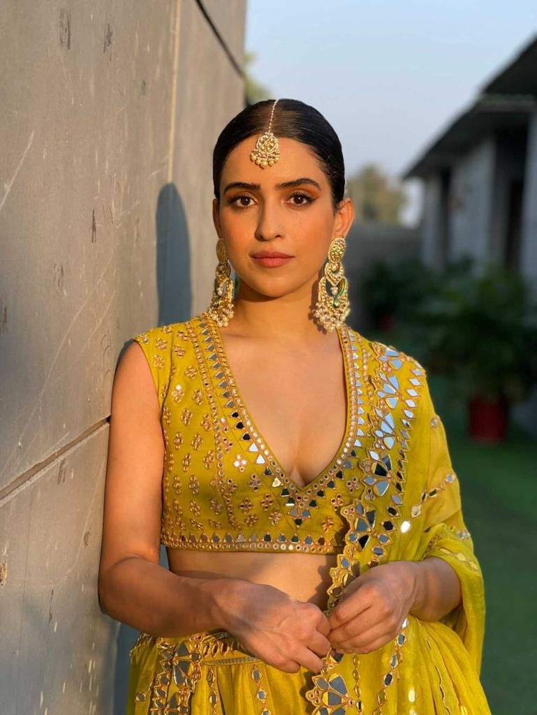 SANYA MALHOTRA In Moss Green Chamak Mirror Lehenga Set