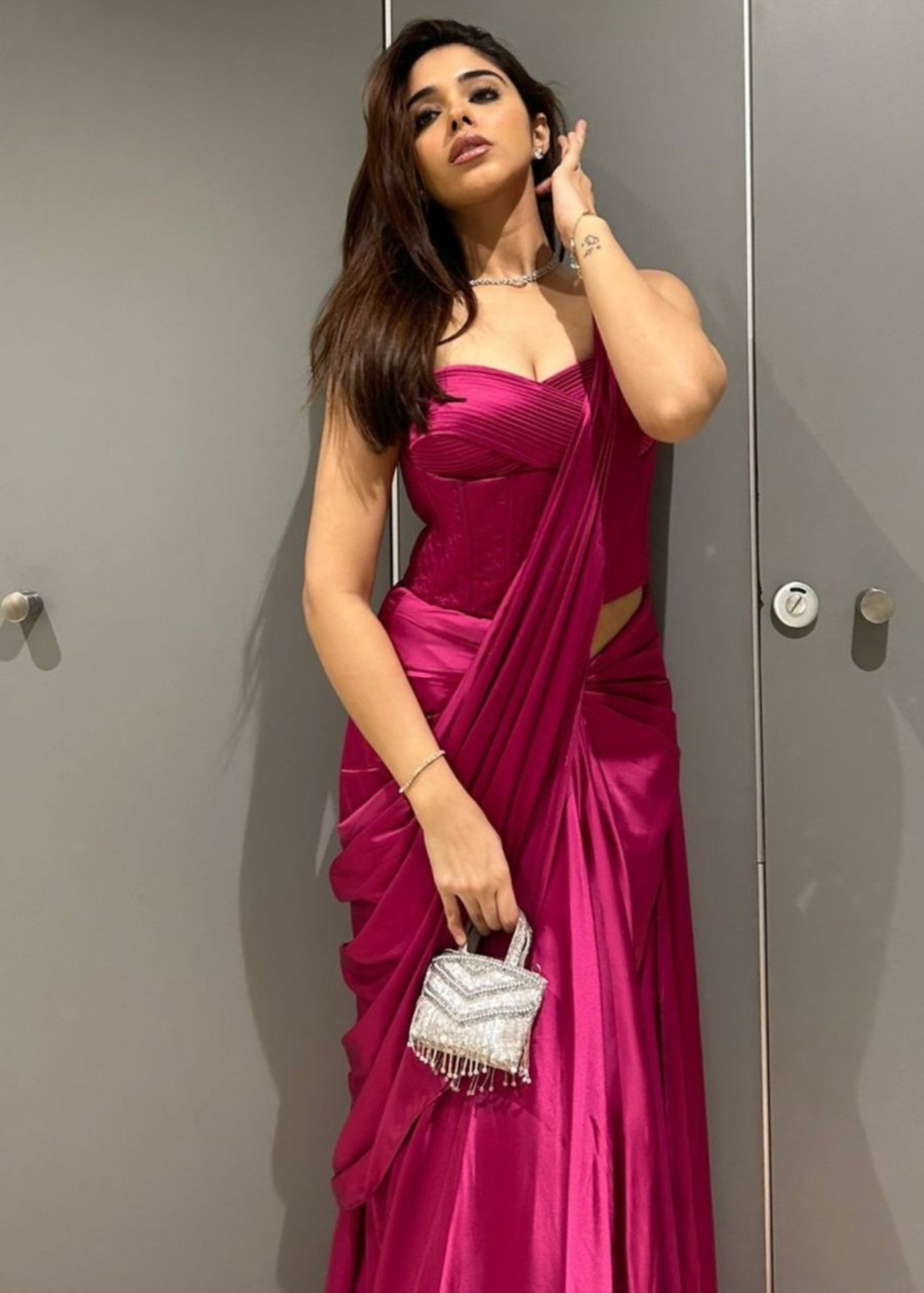 RIA MALHOTRA IN GOLABI SAREEE