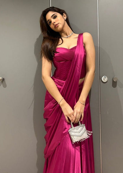 RIA MALHOTRA IN GOLABI SAREEE