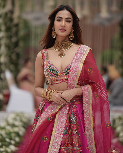 Sonal Chauhan Hot pink jacquard silk banarasi lehenga set