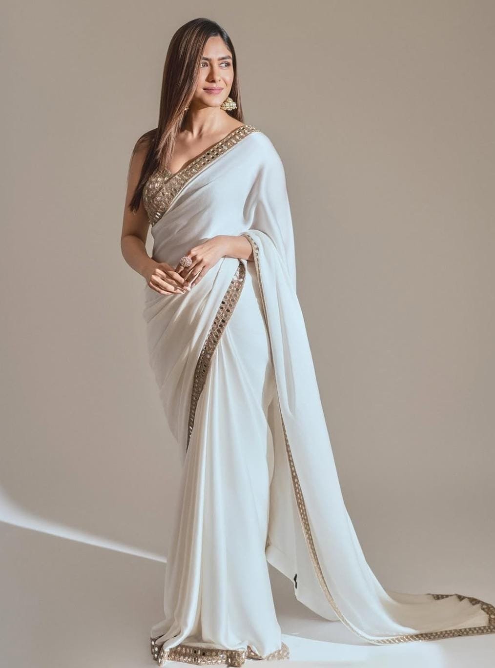 MRUNAL THAKUR IN Off White Mirror Satin Saree Set