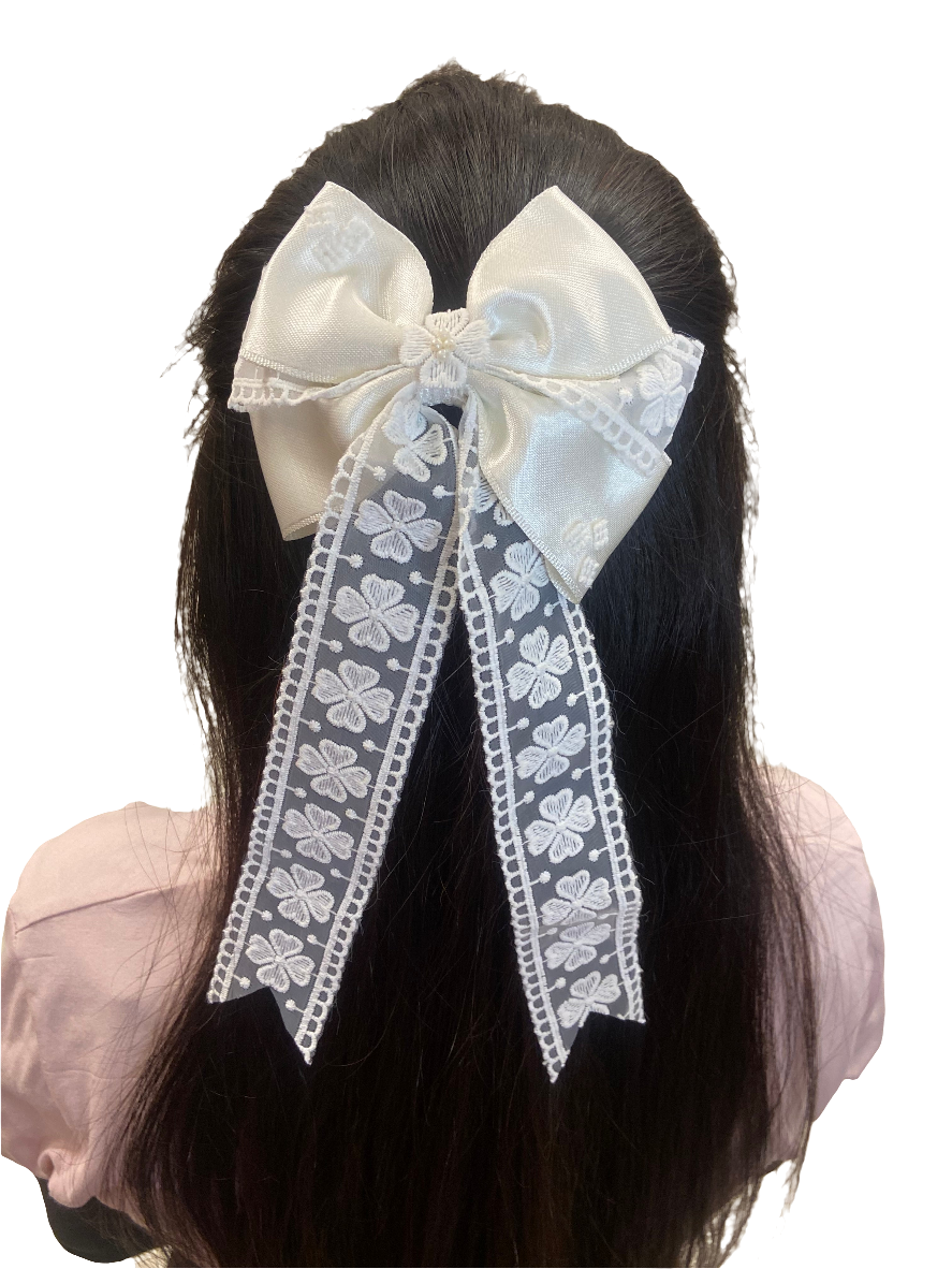White ribbon with lace hair clip