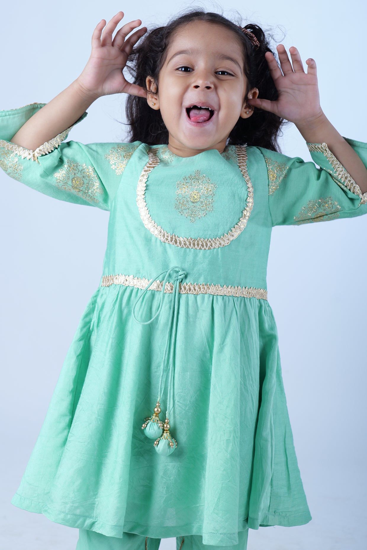 Green Zari Chanderi Embellished Kurta Set For Girls by Pankhuri by Priyanka - Kids at Pernia's Pop Up Shop