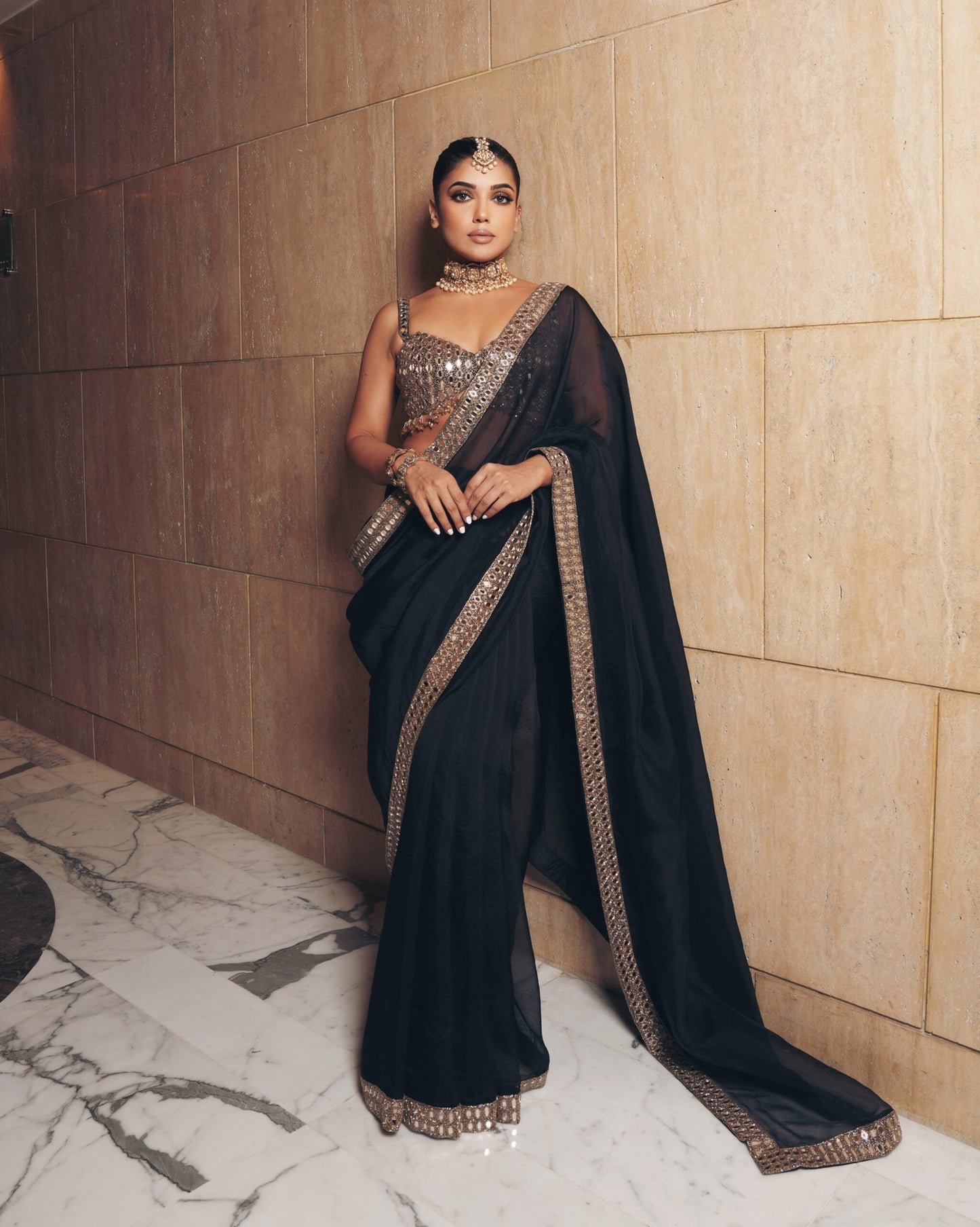 SAMIKSHA PEDNEKAR In Jugmug Black Organza Saree Set