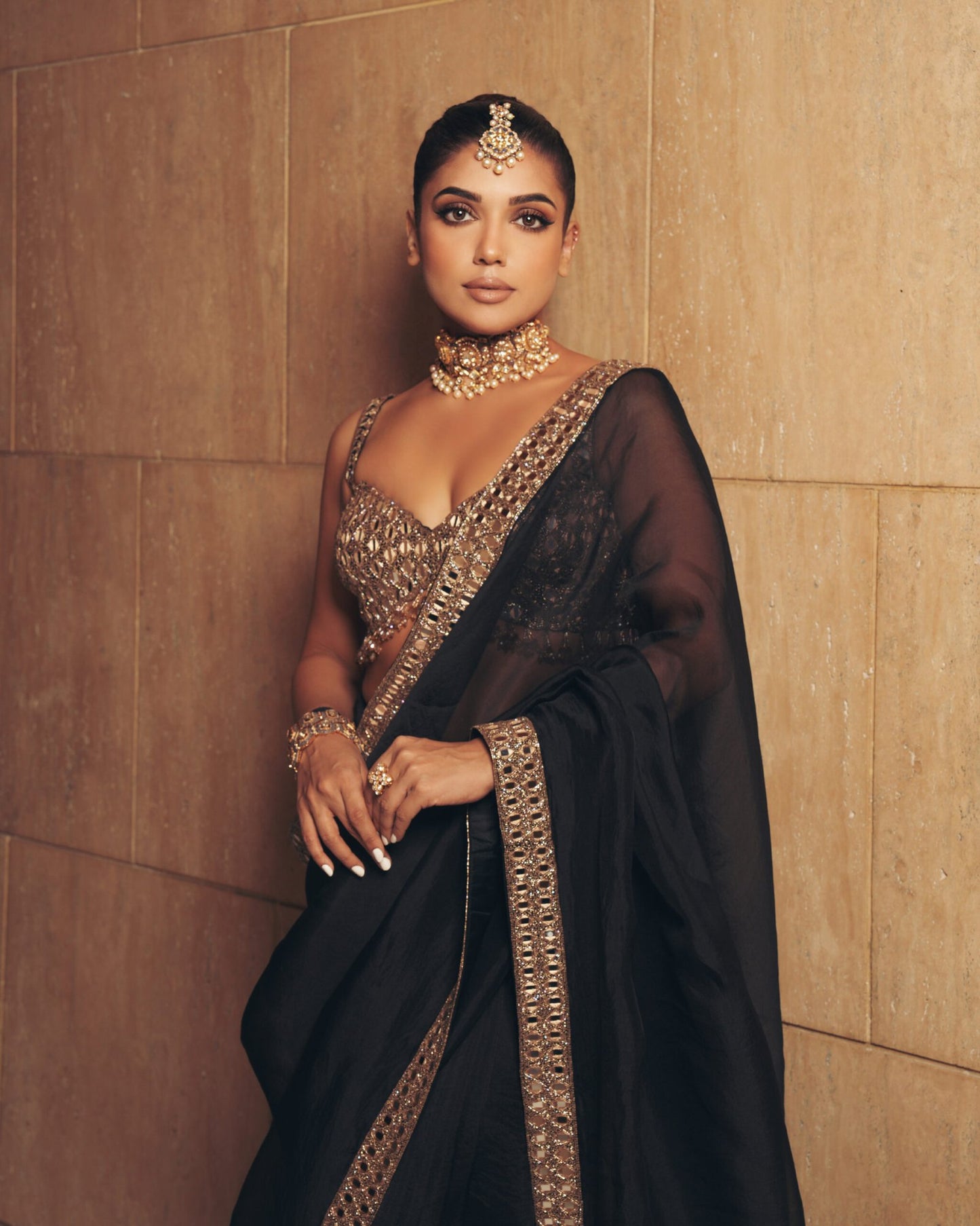 SAMIKSHA PEDNEKAR In Jugmug Black Organza Saree Set