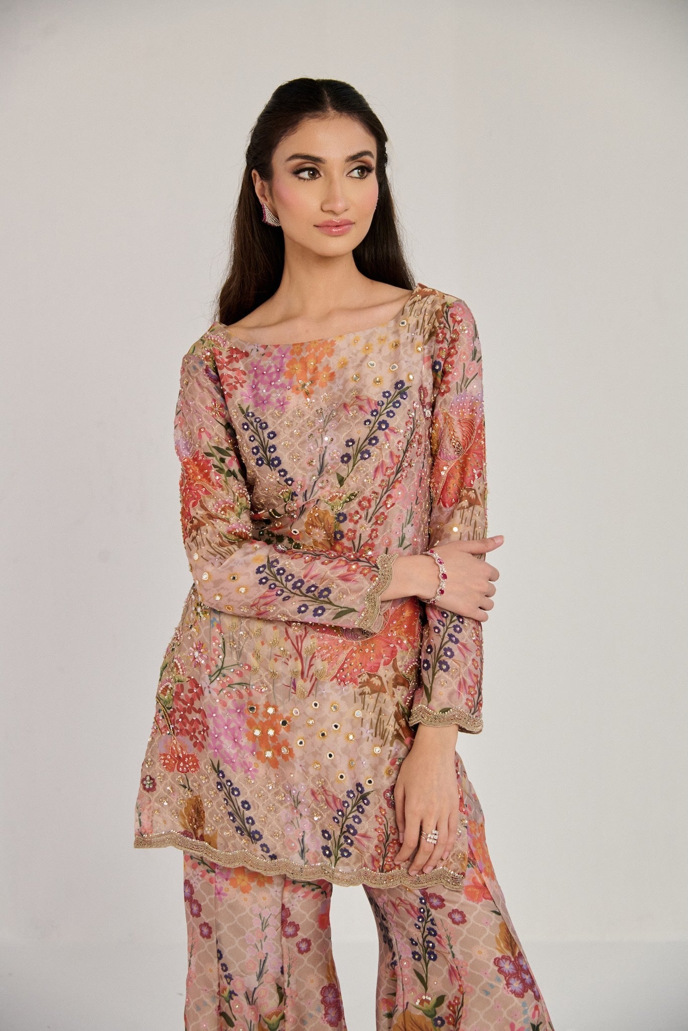 MULTI HUED SUIT