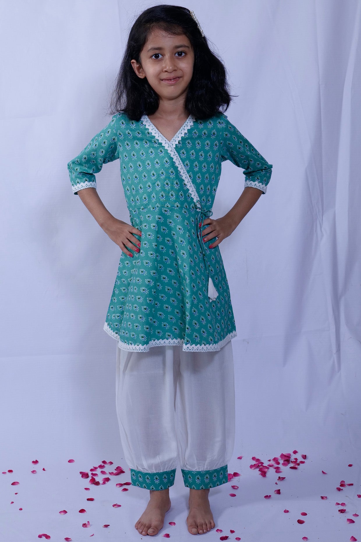 Sea Green Printed Kurta Set For Girls by Pankhuri by Priyanka - Kids at Pernia's Pop Up Shop