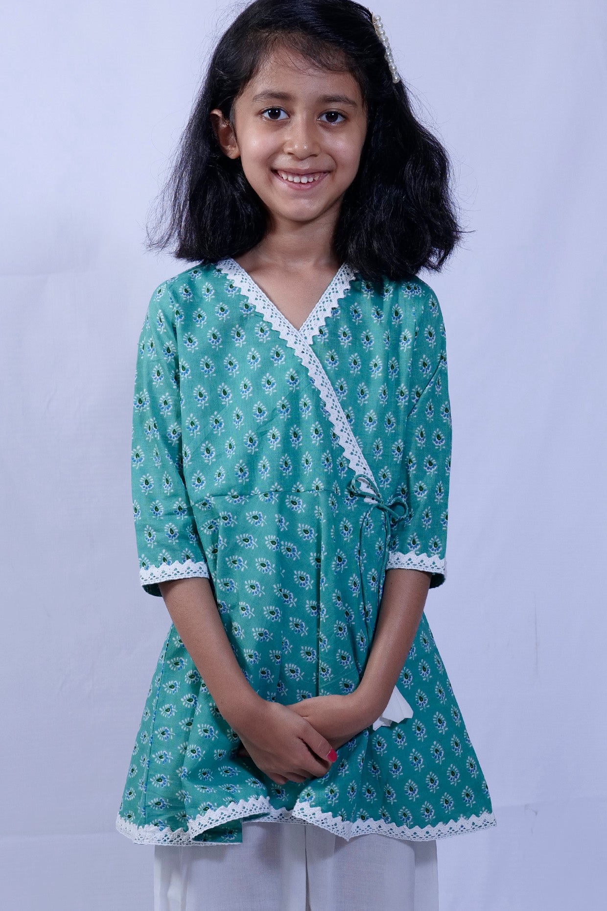 Sea Green Printed Kurta Set For Girls by Pankhuri by Priyanka - Kids at Pernia's Pop Up Shop