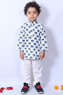 Blue & White Elephant Printed Kurta Set For Boys by Pankhuri by Priyanka - Kids at Pernia's Pop Up Shop