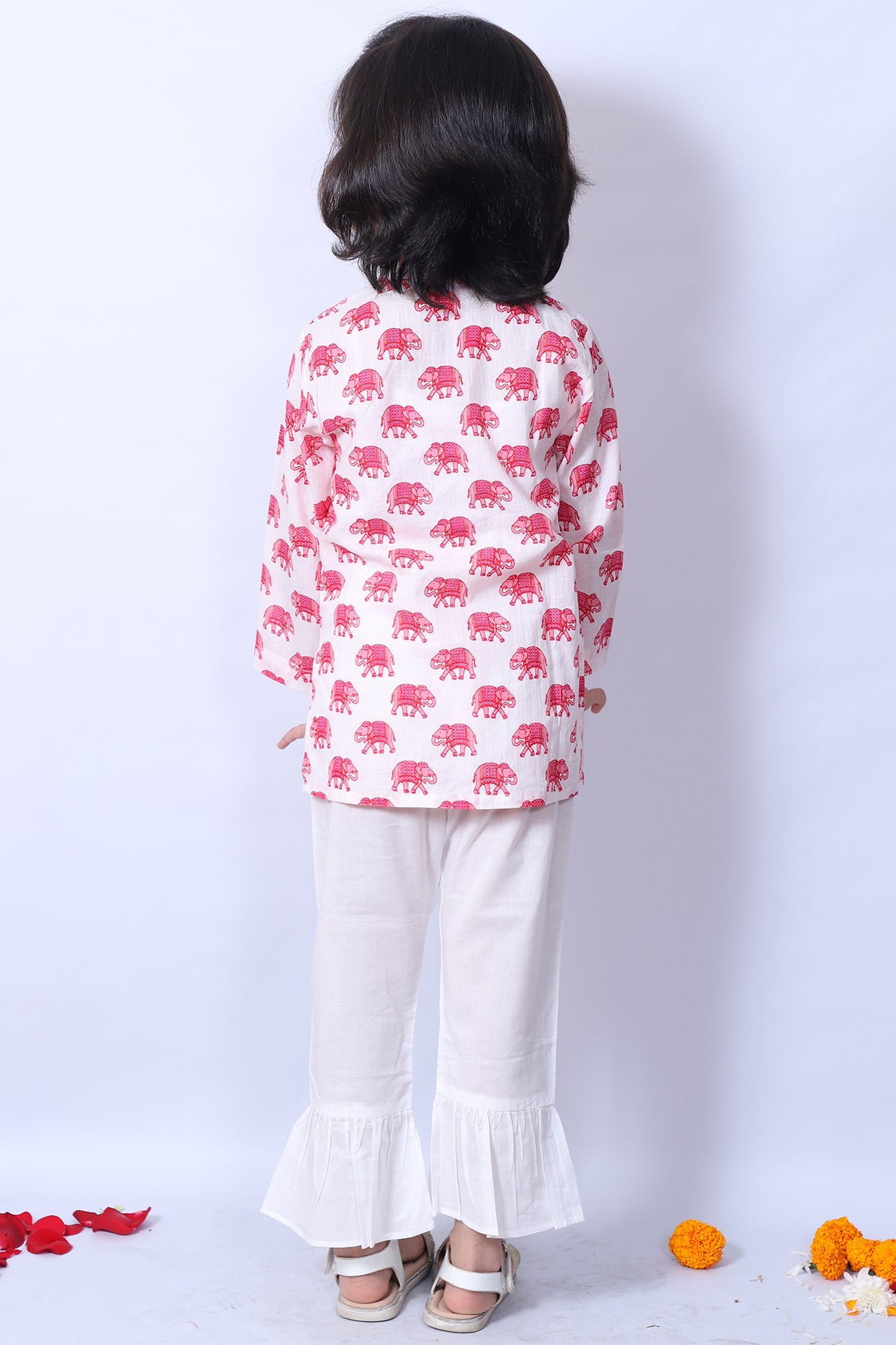 White & Pink Printed Kurta Set For Girls by Pankhuri by Priyanka - Kids at Pernia's Pop Up Shop